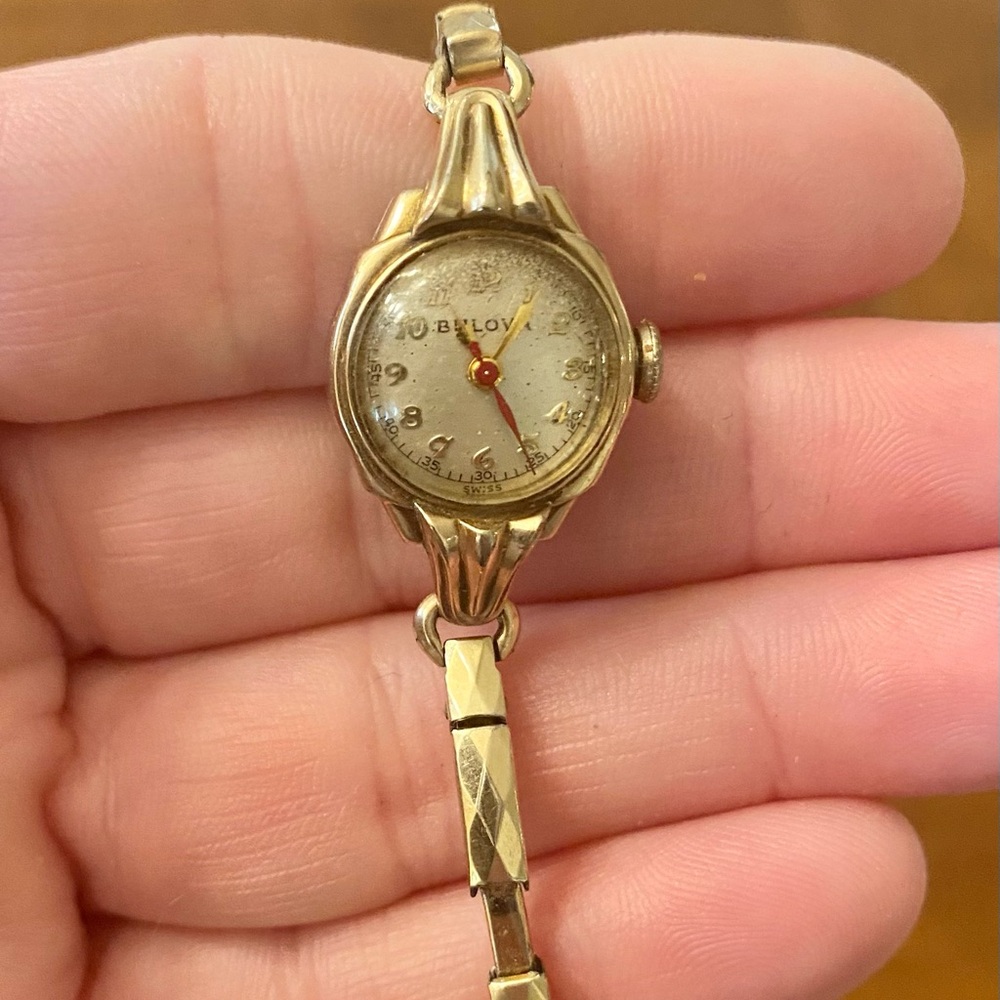 VTG Ladies Bulova L6 Yellow Gold Women’s Watch Manual Red Second Hand *works